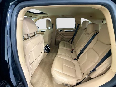 Used 2014 Porsche Cayenne Diesel AWD/4WD image 19