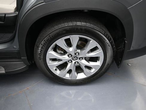 Certified 2025 Toyota Grand Highlander AWD image 23