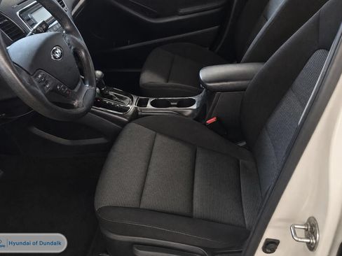Used 2017 Kia Forte LX FWD image 6