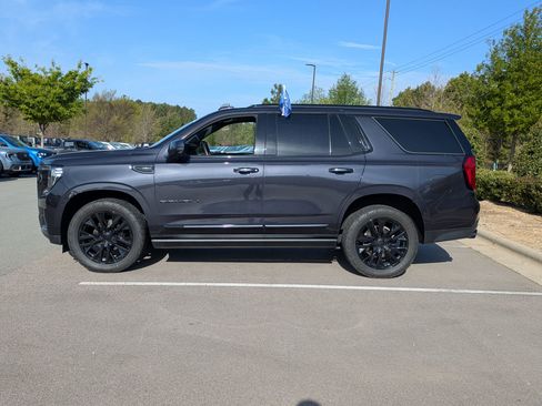 Used 2023 GMC Yukon Denali w/ LPO, Floor Liner Package AWD/4WD image 7