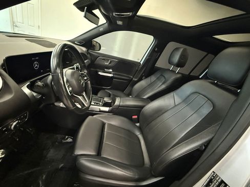 Used 2020 Mercedes-Benz GLB 250 4MATIC image 16