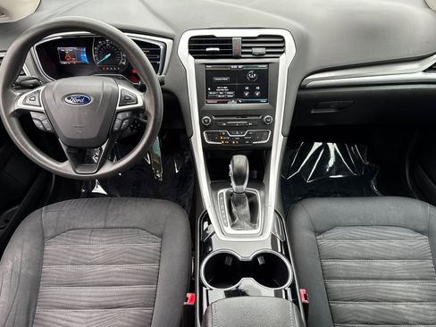 Used 2016 Ford Fusion SE image 24