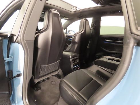 Used 2025 Porsche Macan 4 Electric w/ Premium Package AWD/4WD image 45