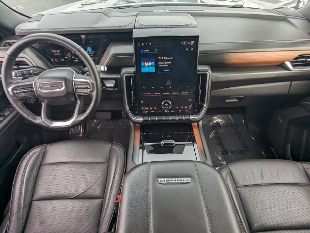 Used 2025 GMC Yukon Denali AWD/4WD image 16