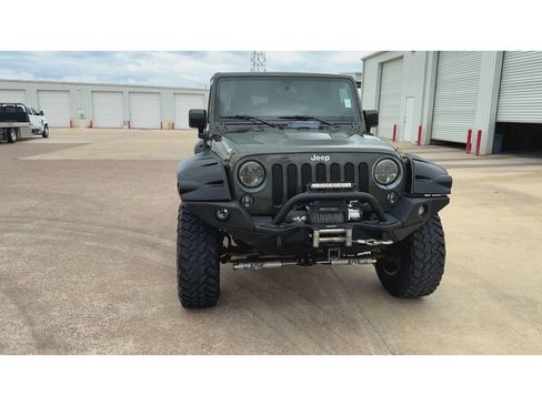 Used 2015 Jeep Wrangler Unlimited Rubicon w/ Dual Top Group AWD/4WD image 3