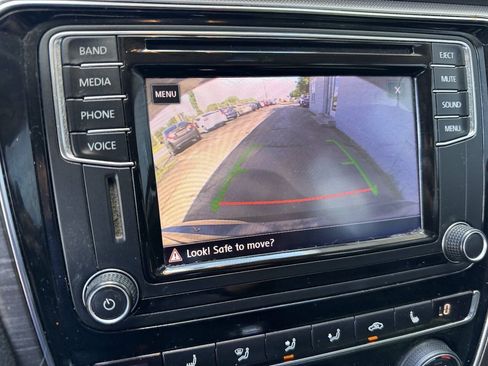 Used 2017 Volkswagen Passat 1.8T SE w/ SE Lighting Package FWD image 19
