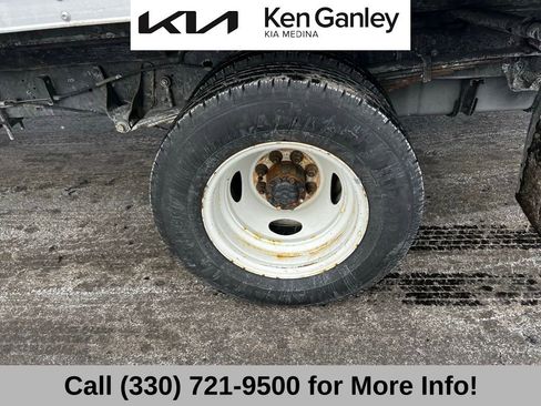 Used 2024 Ford E-450 and Econoline 450 Super Duty w/ Power Windows & Locks Group image 15