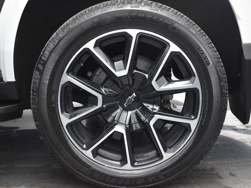 Used 2021 Chevrolet Tahoe RST w/ Luxury Package image 10