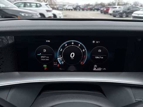 New 2026 Volkswagen Tiguan SE image 11