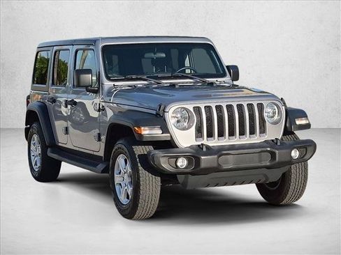 Used 2018 Jeep Wrangler Unlimited Sport S AWD/4WD image 3