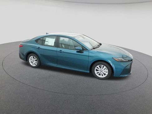 New 2025 Toyota Camry LE image 12
