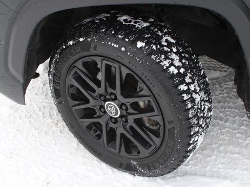 Used 2024 Toyota Tundra Limited image 14