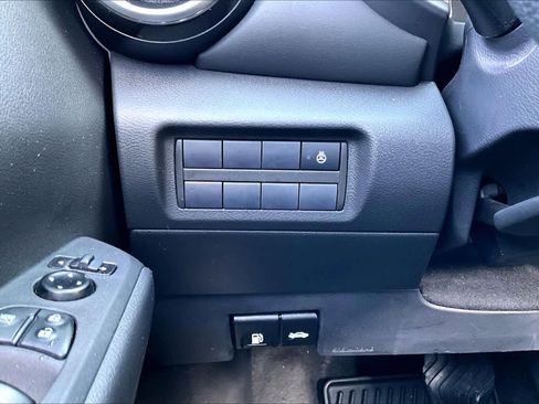 Used 2024 Nissan Kicks SR w/ SR Premium Package FWD image 32