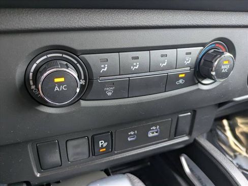 Used 2025 Nissan Frontier S AWD/4WD image 14