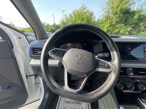 Used 2023 Volkswagen Taos SE w/ Panoramic Sunroof Package AWD/4WD image 15