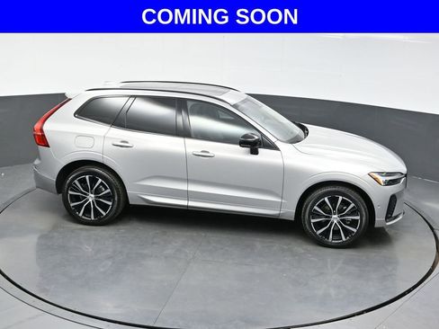Used 2025 Volvo XC60 B5 Plus AWD/4WD image 37