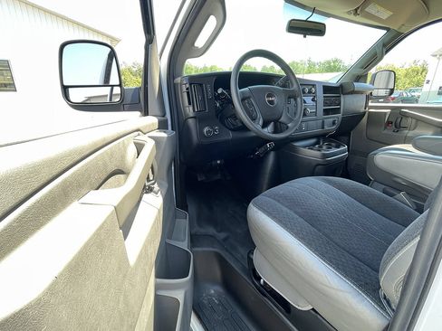 Used 2019 GMC Savana 2500 w/ Driver Convenience Package RWD image 22