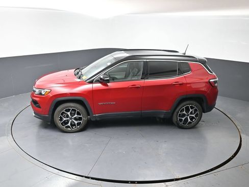 Used 2025 Jeep Compass Limited AWD/4WD image 46