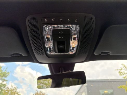 Used 2021 Mercedes-Benz GLB 250 image 23