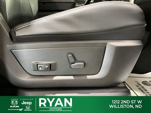 Used 2018 RAM 2500 Laramie w/ Cold Weather Group AWD/4WD image 35