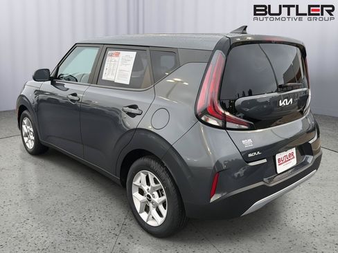 Used 2024 Kia Soul LX w/ Option Group 015 FWD image 4