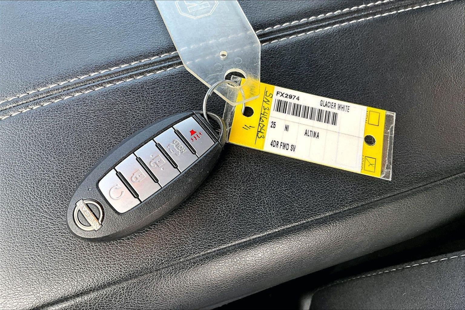 Used 2025 Nissan Altima 2.5 SV FWD image 12