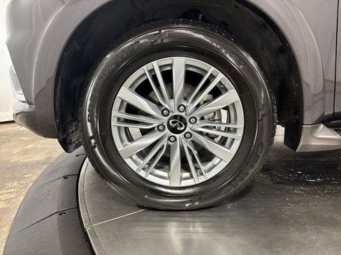 Certified 2024 INFINITI QX80 Luxe image 2