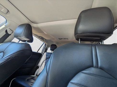 Used 2022 Toyota Highlander XLE image 14