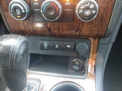 Used 2014 Chevrolet Traverse LT FWD image 27