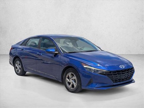 Used 2021 Hyundai Elantra SE FWD image 3