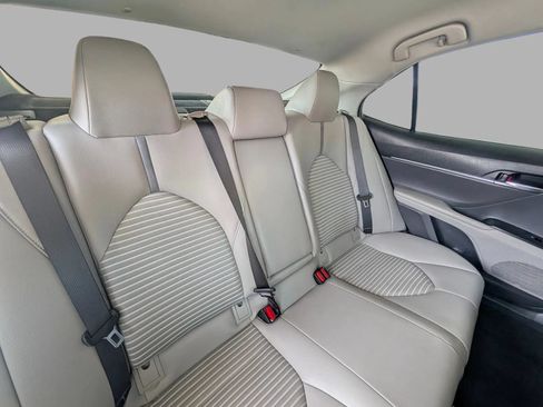 Used 2018 Toyota Camry SE FWD image 23