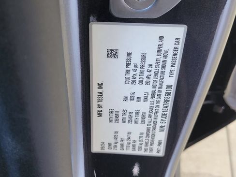 Used 2024 Tesla Model 3 Standard Range RWD image 19