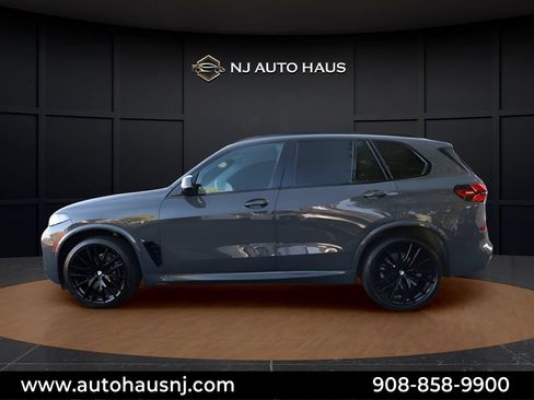 Used 2025 BMW X5 xDrive40i w/ M Sport Package AWD/4WD image 11