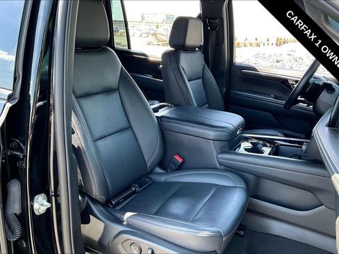 Used 2025 Chevrolet Suburban Z71 AWD/4WD image 28