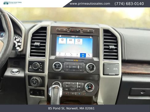 Used 2019 Ford F150 Lariat w/ Equipment Group 502A Luxury AWD/4WD image 20