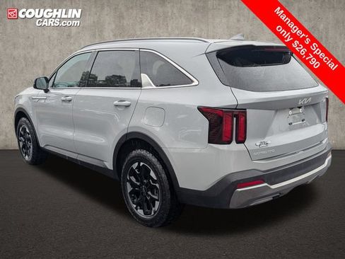 Used 2024 Kia Sorento S AWD/4WD image 5