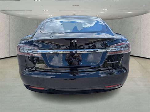 Used 2021 Tesla Model S Long Range Plus image 4