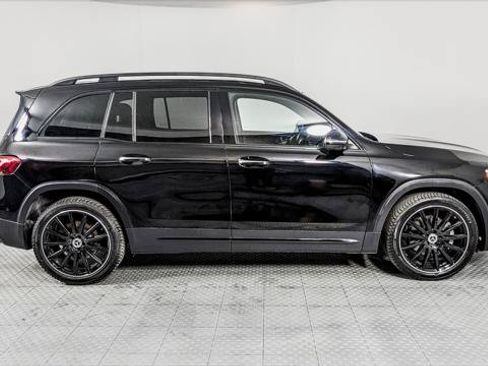 Used 2023 Mercedes-Benz GLB 250 4MATIC image 9