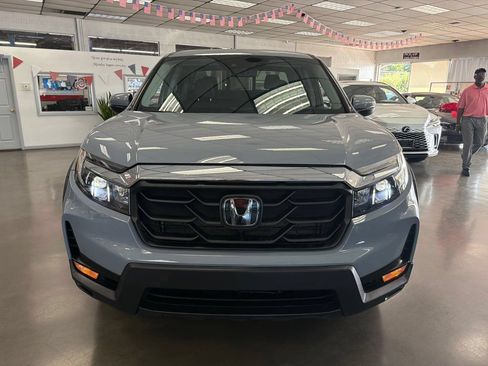 Used 2023 Honda Ridgeline RTL image 2