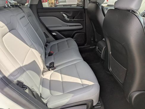 Used 2022 Lincoln Corsair FWD image 13