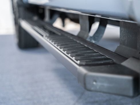 Used 2025 Ford F250 Lariat w/ Black Appearance Package image 17