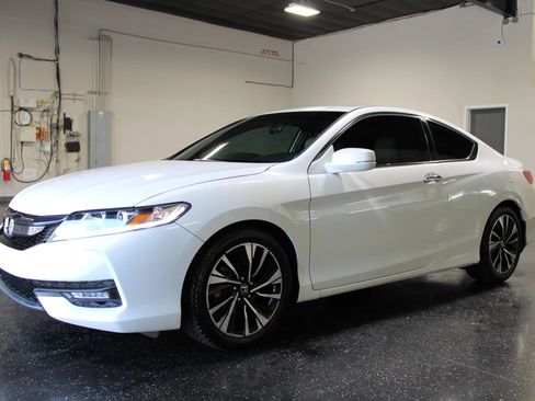 Used 2016 Honda Accord EX image 6