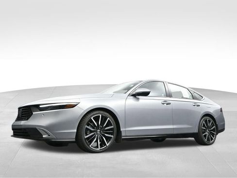 Used 2025 Honda Accord Touring image 40