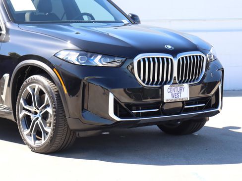 Used 2025 BMW X5 xDrive50e w/ Parking Assistance Package image 2