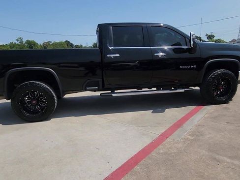 Used 2020 Chevrolet Silverado 3500 LTZ w/ LTZ Premium Package AWD/4WD image 9