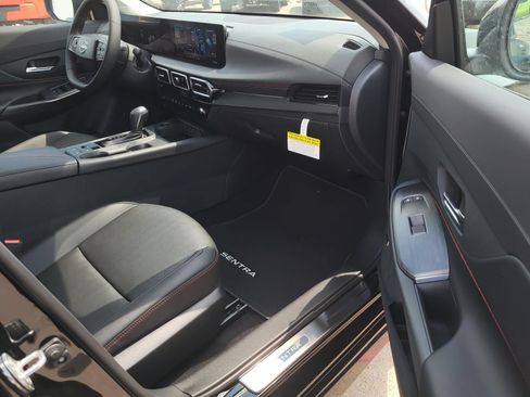 New 2027 Nissan Sentra SR w/ SR Premium Package FWD image 10