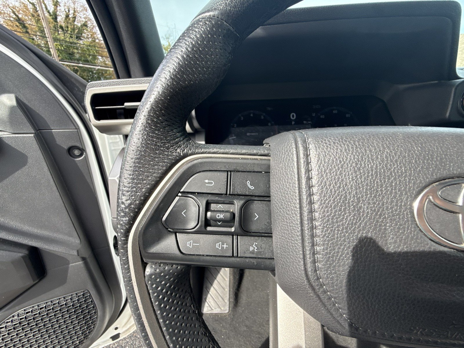 Used 2025 Toyota Tacoma TRD Off-Road AWD/4WD image 20
