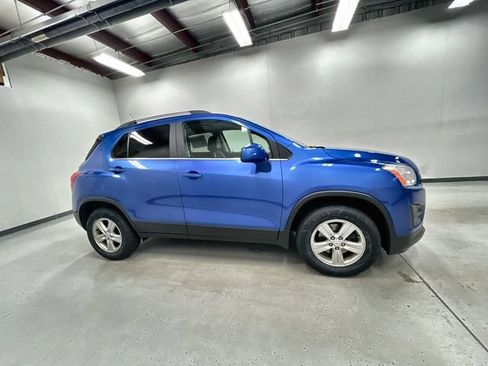Certified 2015 Chevrolet Trax LT w/ LT Sun and Sound Package AWD/4WD image 9