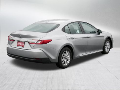 Certified 2025 Toyota Camry LE FWD image 7