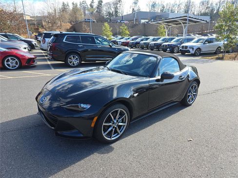 Used 2023 MAZDA MX-5 Miata Grand Touring w/ Weather Package image 7